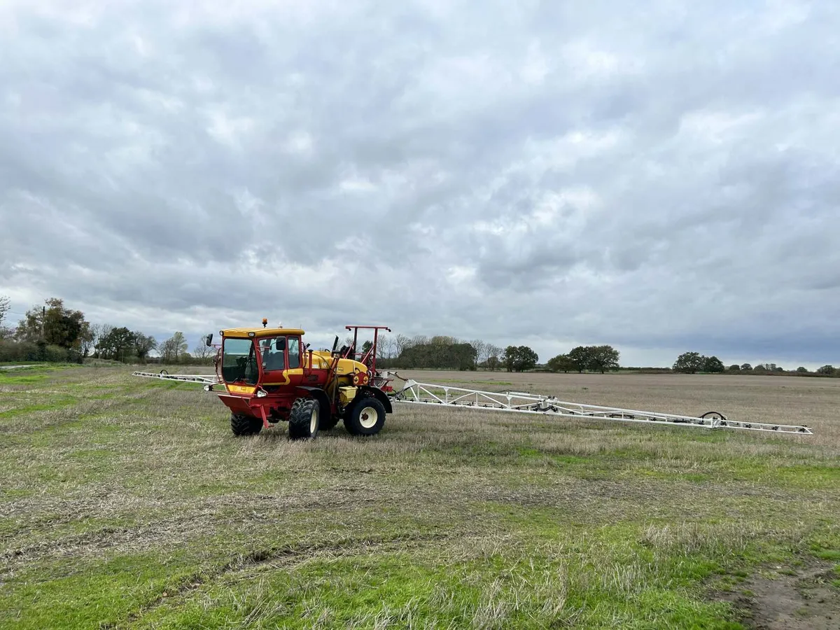 Kellands Agribuggy crop sprayers in the field, East Yorkshire