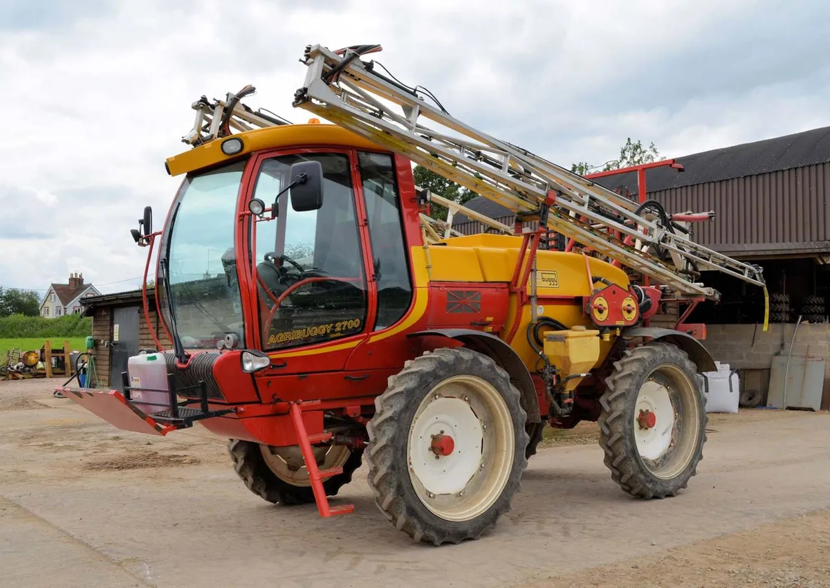 Kellands Agribuggy 2700 self propelled crop sprayer